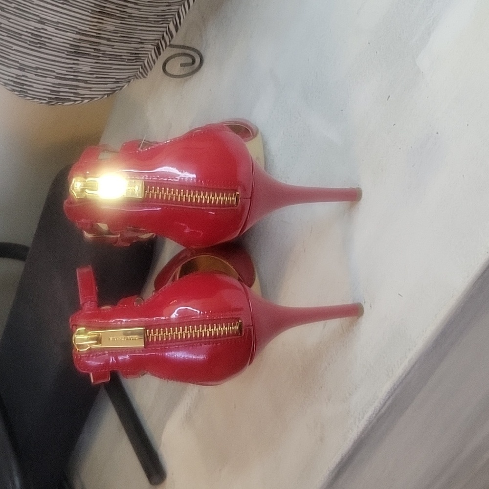 Michael Kors  Red Strappy Heels SZ 9M - Picture 3 of 10